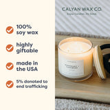 Calyan Wax Co. primer plano de cera de soja, textura limpia y combustión pura
