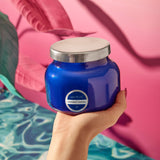 Capri Blue detalle de cera y mecha para ilustrar combustión limpia y duradera