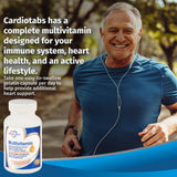 CardioTabs cápsulas junto a un desayuno sugiriendo toma matutina práctica