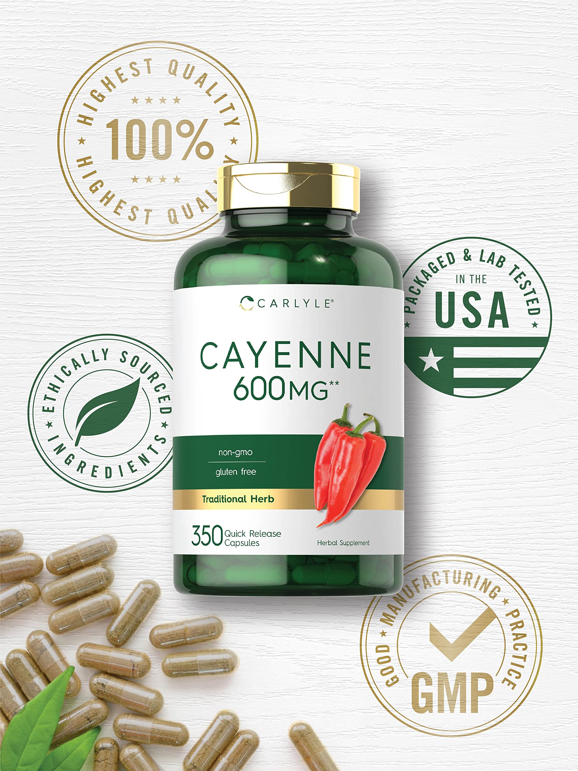 Carlyle cápsulas junto a pimienta cayena para mostrar origen natural