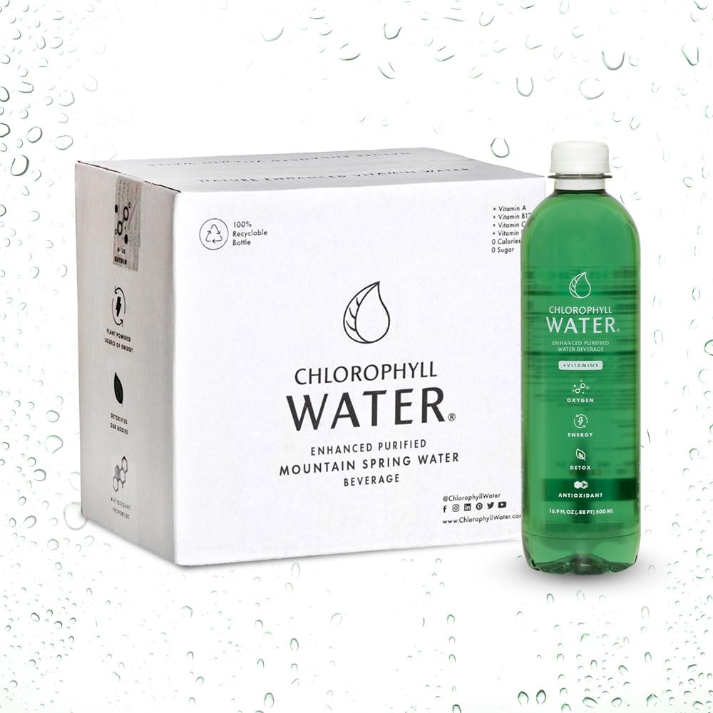 Chlorophyll Water pack de 12 en mesa, presentación para compra recurrente