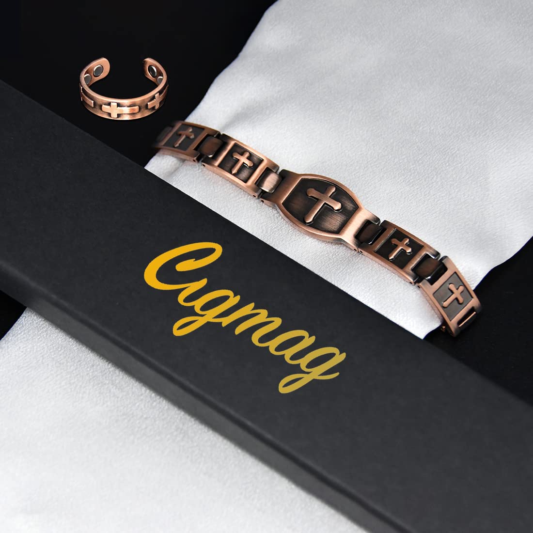 Cigmag anillo con detalle de cruz a juego, diseño coherente