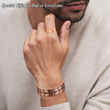 Cigmag pulsera en muñeca para escala, apariencia masculina elegante