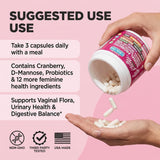 Clean Nutraceuticals cápsulas en mano para mostrar tamaño y proporción