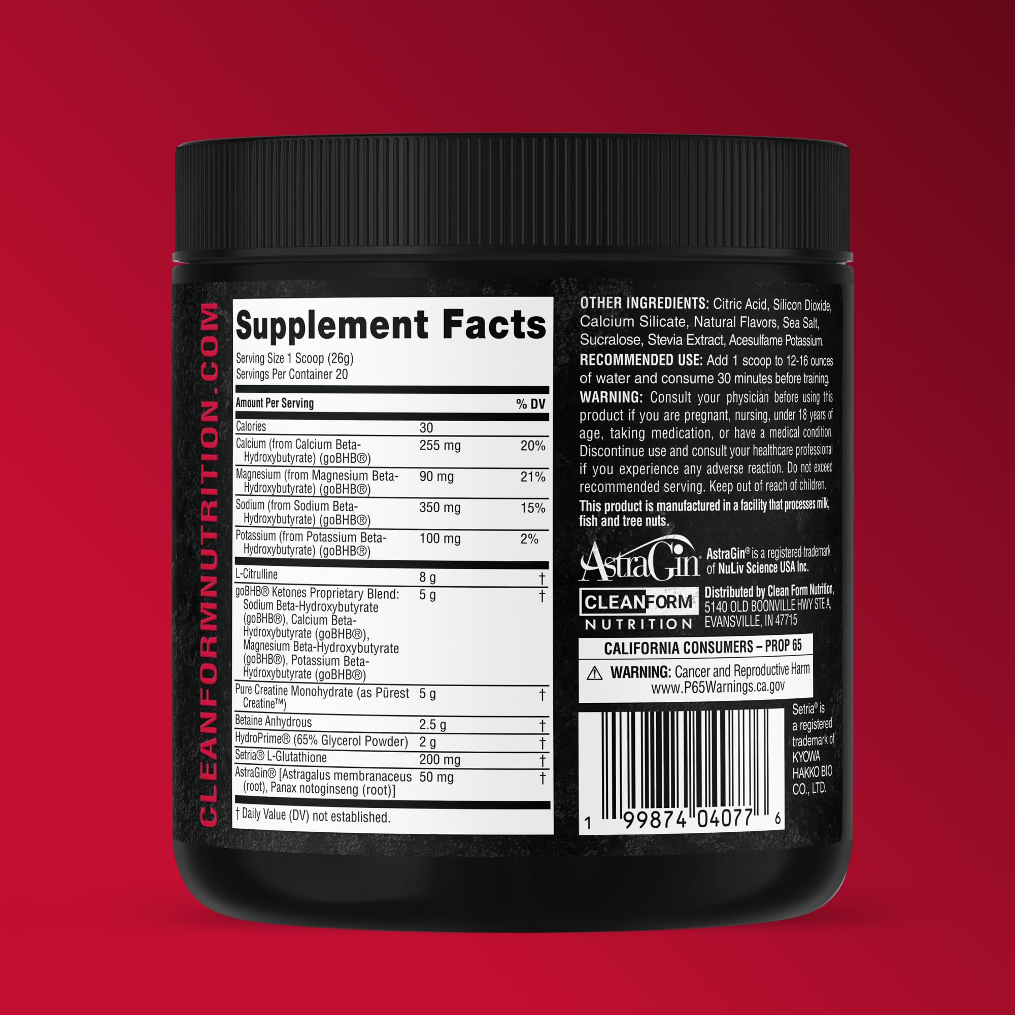 CleanForm Nutrition atleta mezclando el producto en gimnasio para energía sin cafeína