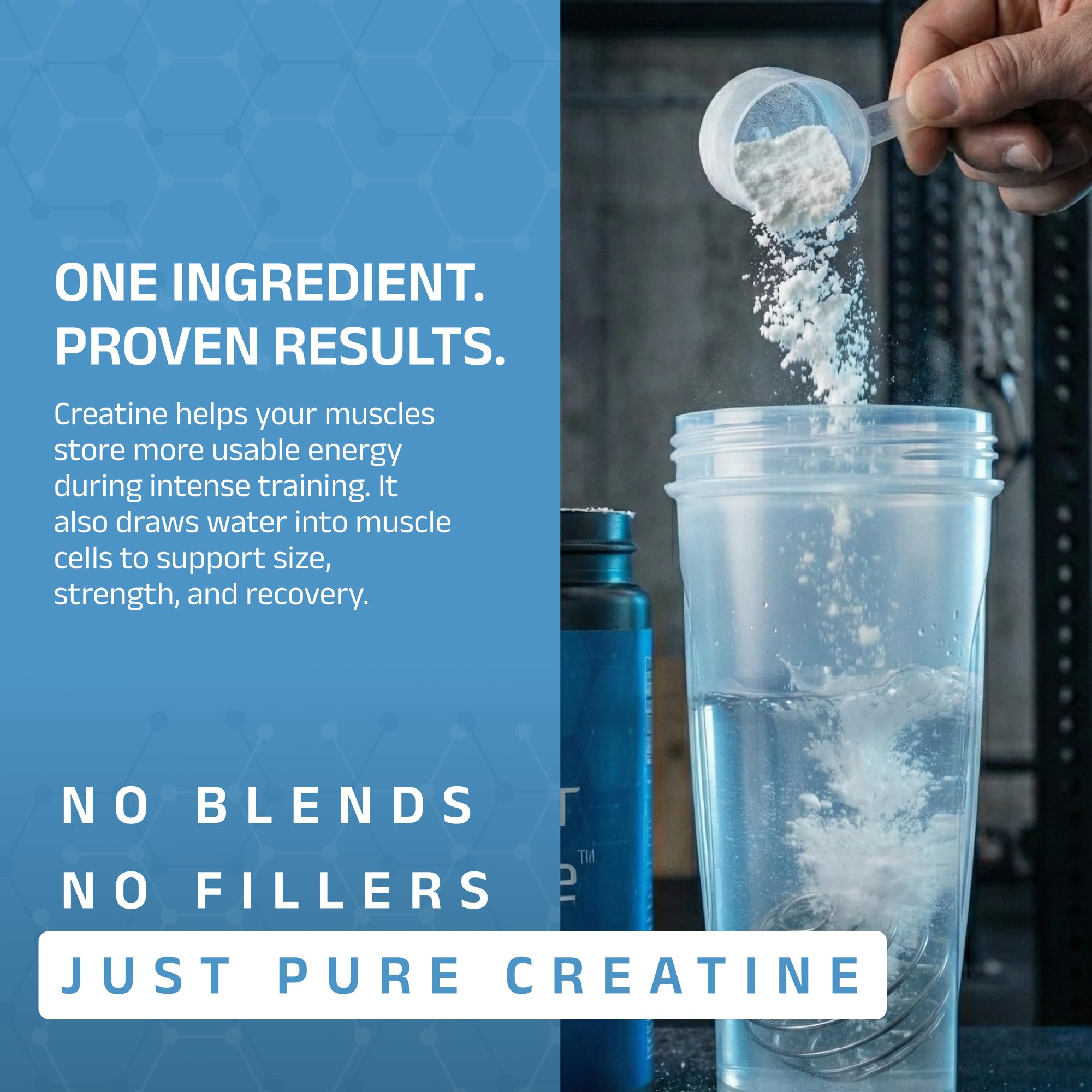 Vaso transparente con CleanForm disuelto ilustra solubilidad y mezcla sin grumos