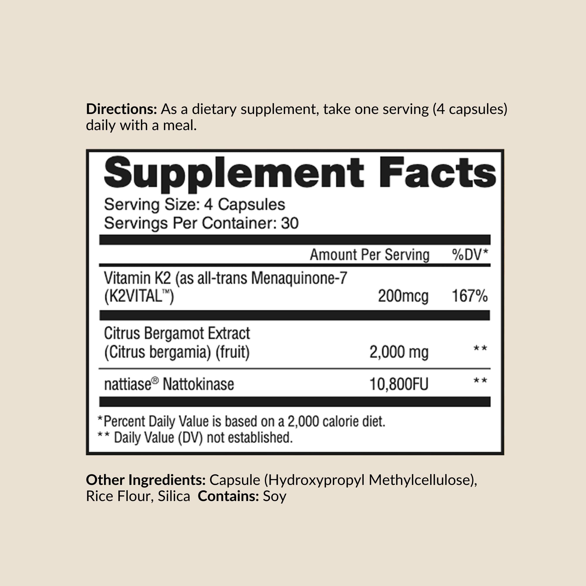 CleanForm Nutrition cápsulas en mano para visualizar dosis y facilidad