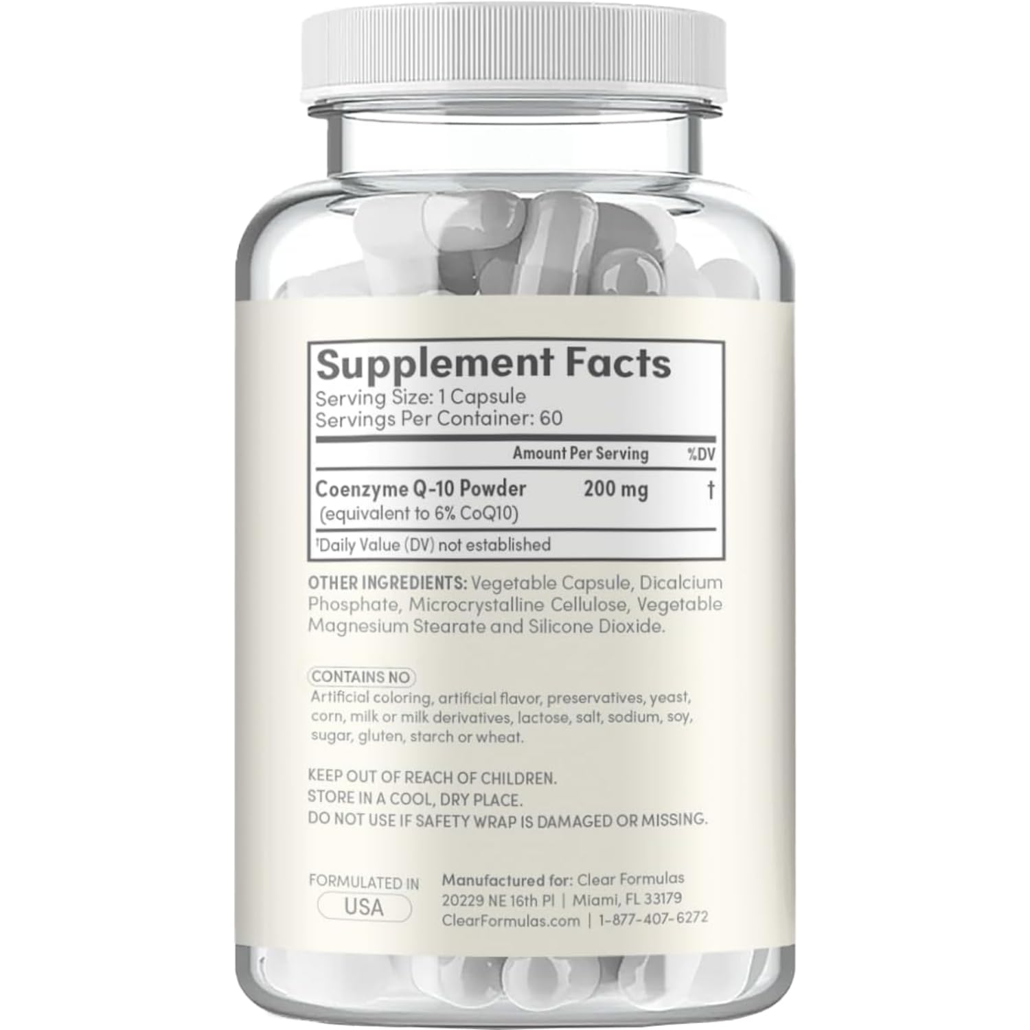 Clear Formulas cápsula en mano para comparar tamaño y comodidad