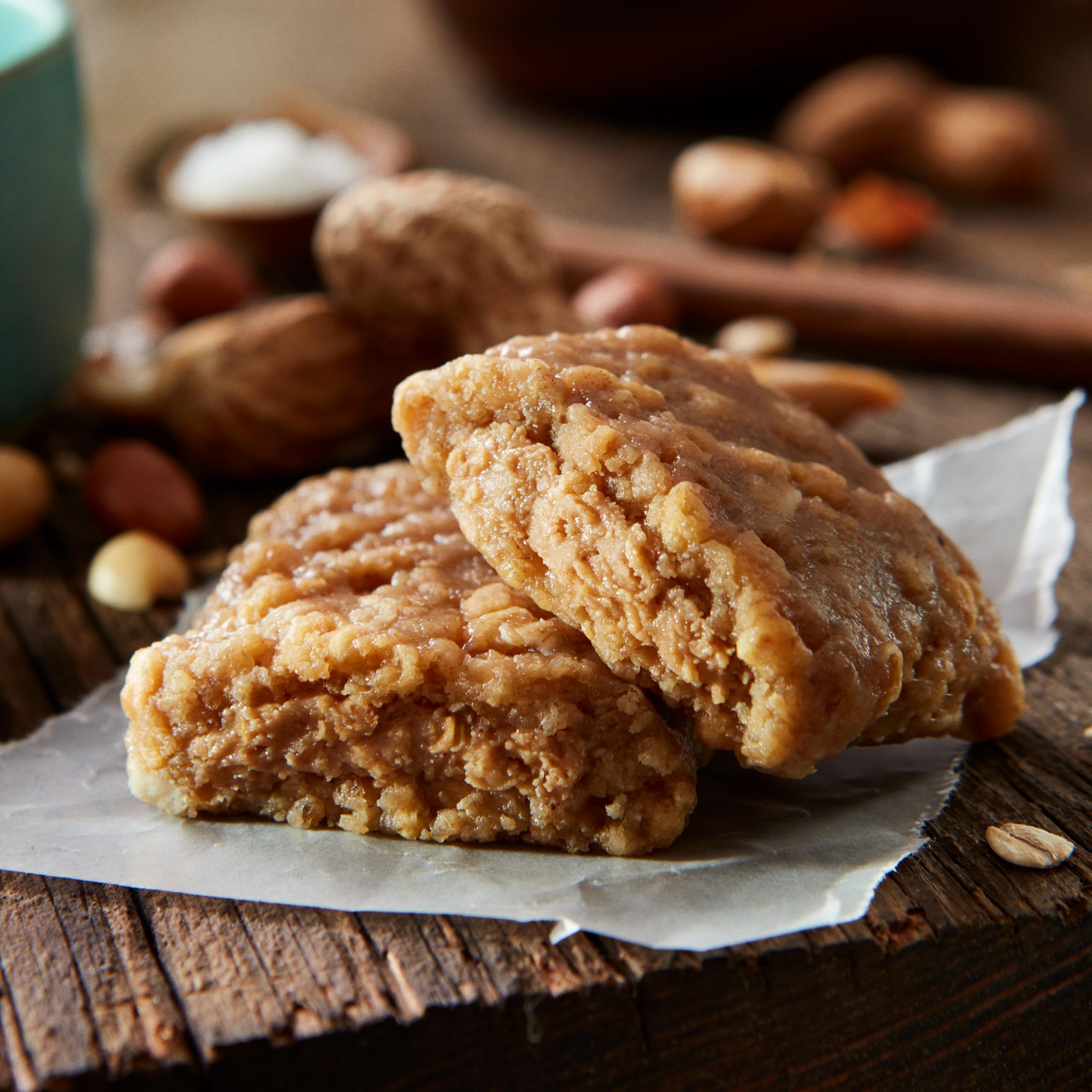 CLIF Bar corte transversal que muestra relleno cremoso de mantequilla de cacahuate