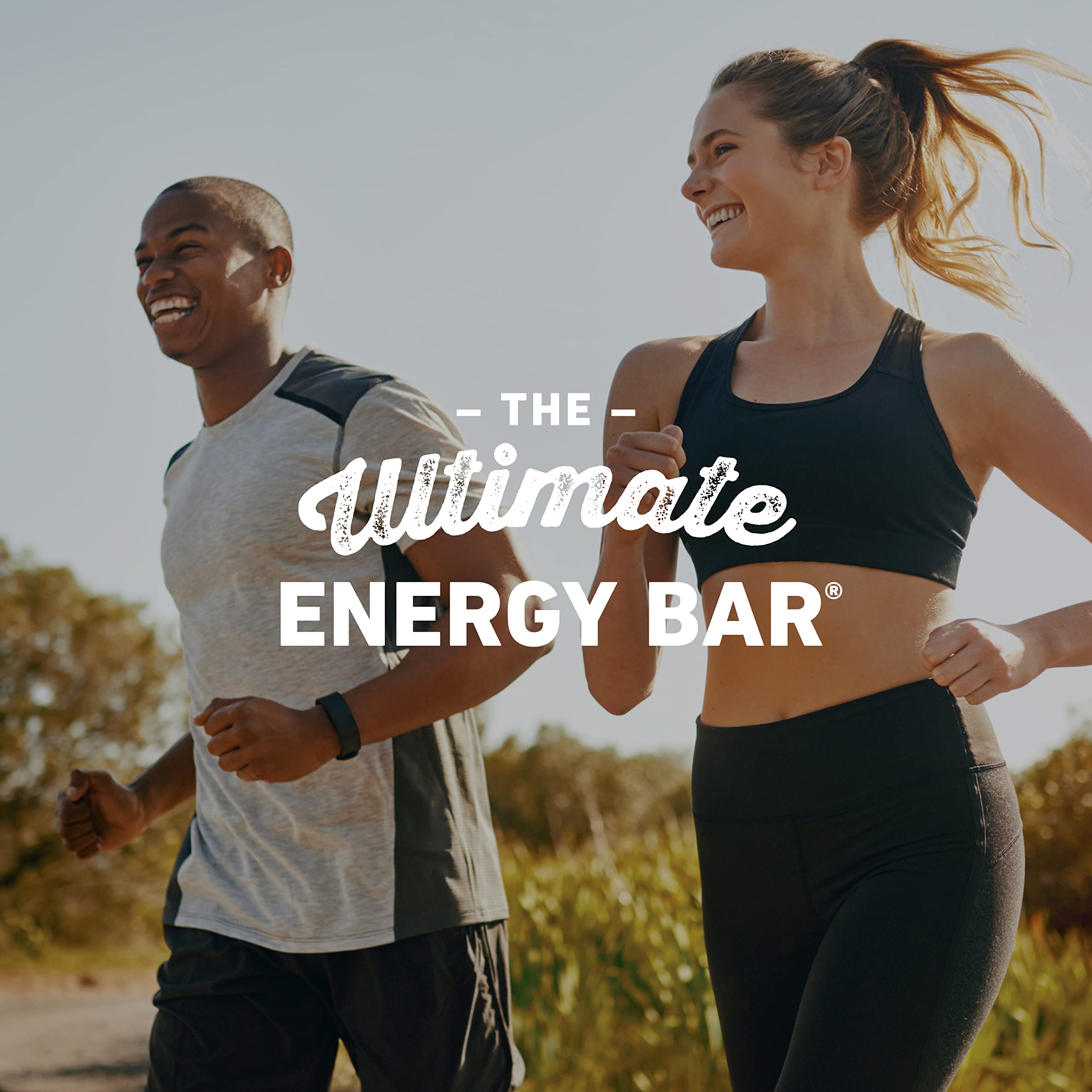 CLIF Bar barrita en mano para comparar tamaño y conveniencia portátil
