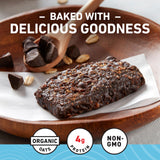 CLIF Bar Minis en mano para comparar tamaño, control de porción sencillo