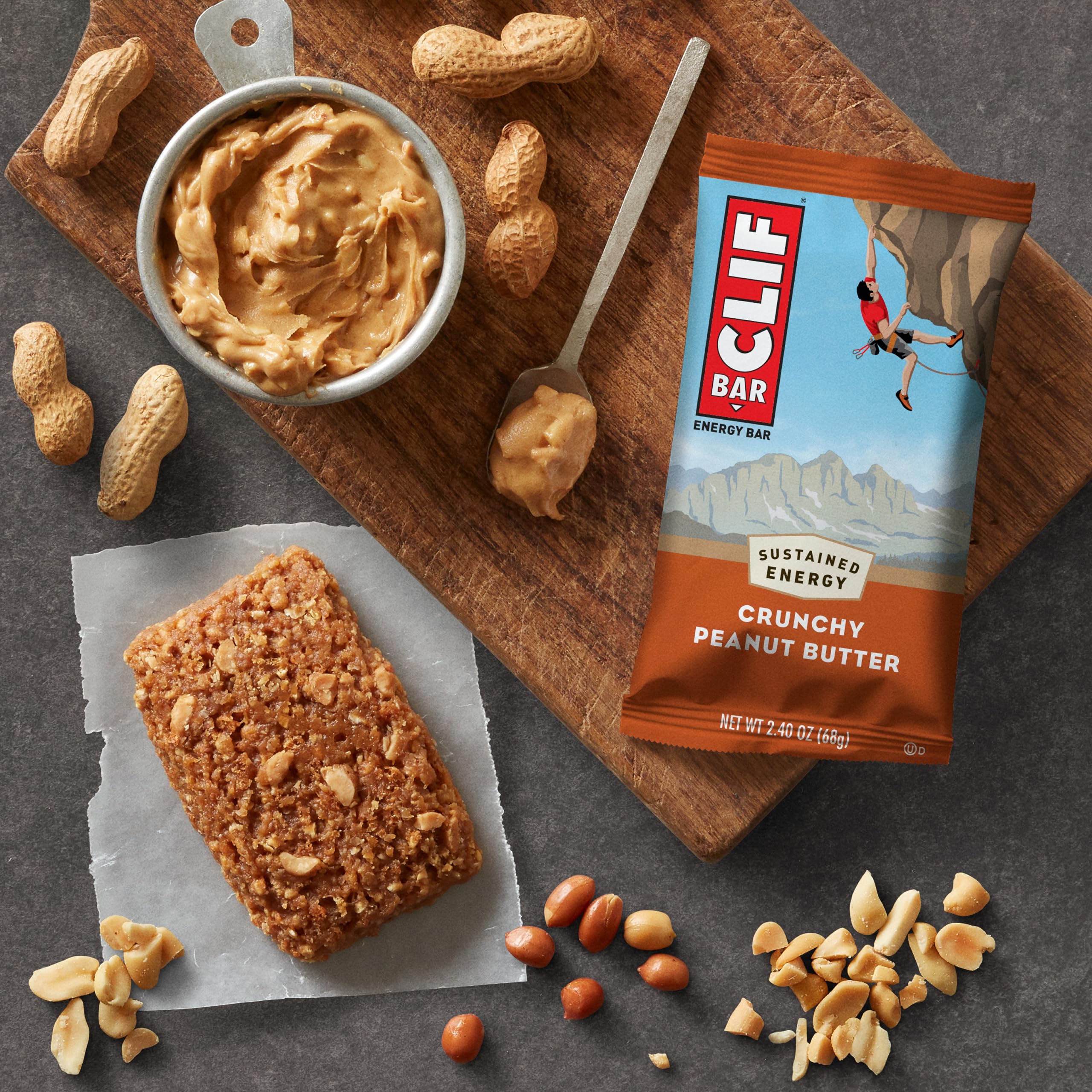 CLIF Bar Crunchy Peanut Butter en mano, proteína y conveniencia
