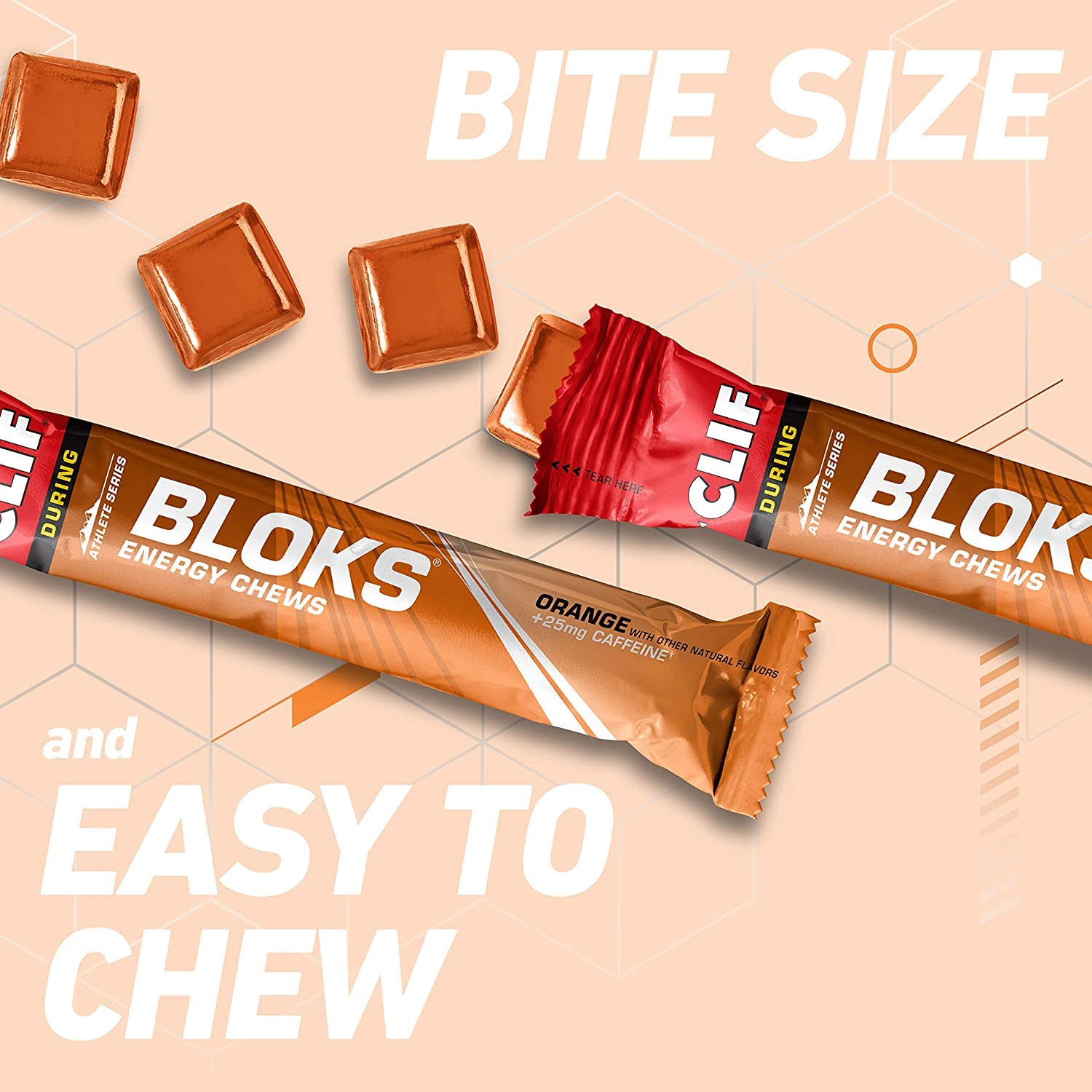 Clif Bloks deportista tomando un bloque durante ciclismo para energía inmediata