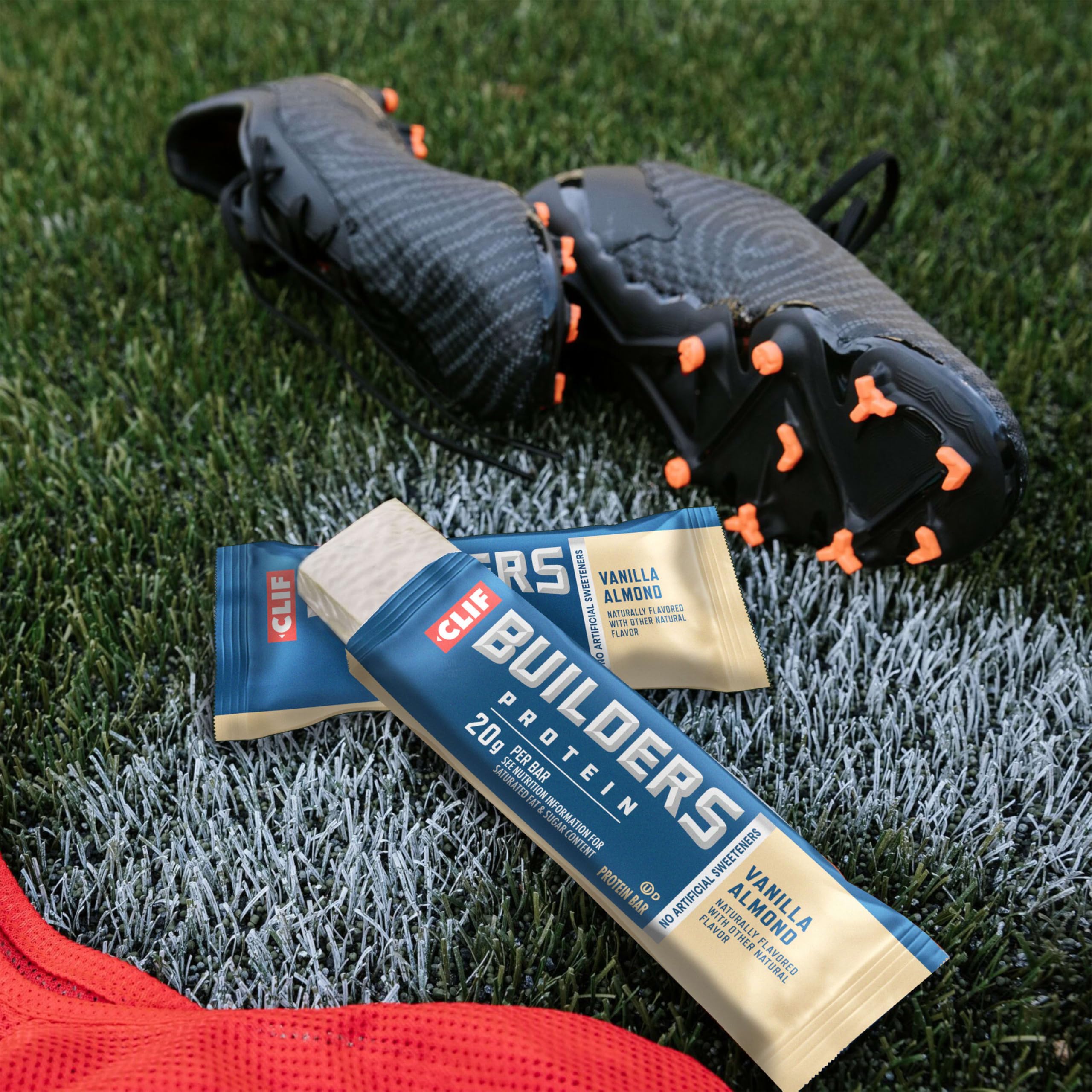 CLIF BUILDER'S barra en entorno activo que sugiere energía y conveniencia diaria