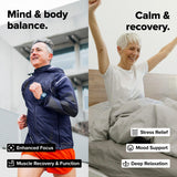 Complement persona relajándose antes de dormir, sugiere soporte para descanso