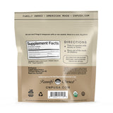 Close-up de cápsulas de psyllium de Complete Natural Products mostrando la textura uniforme
