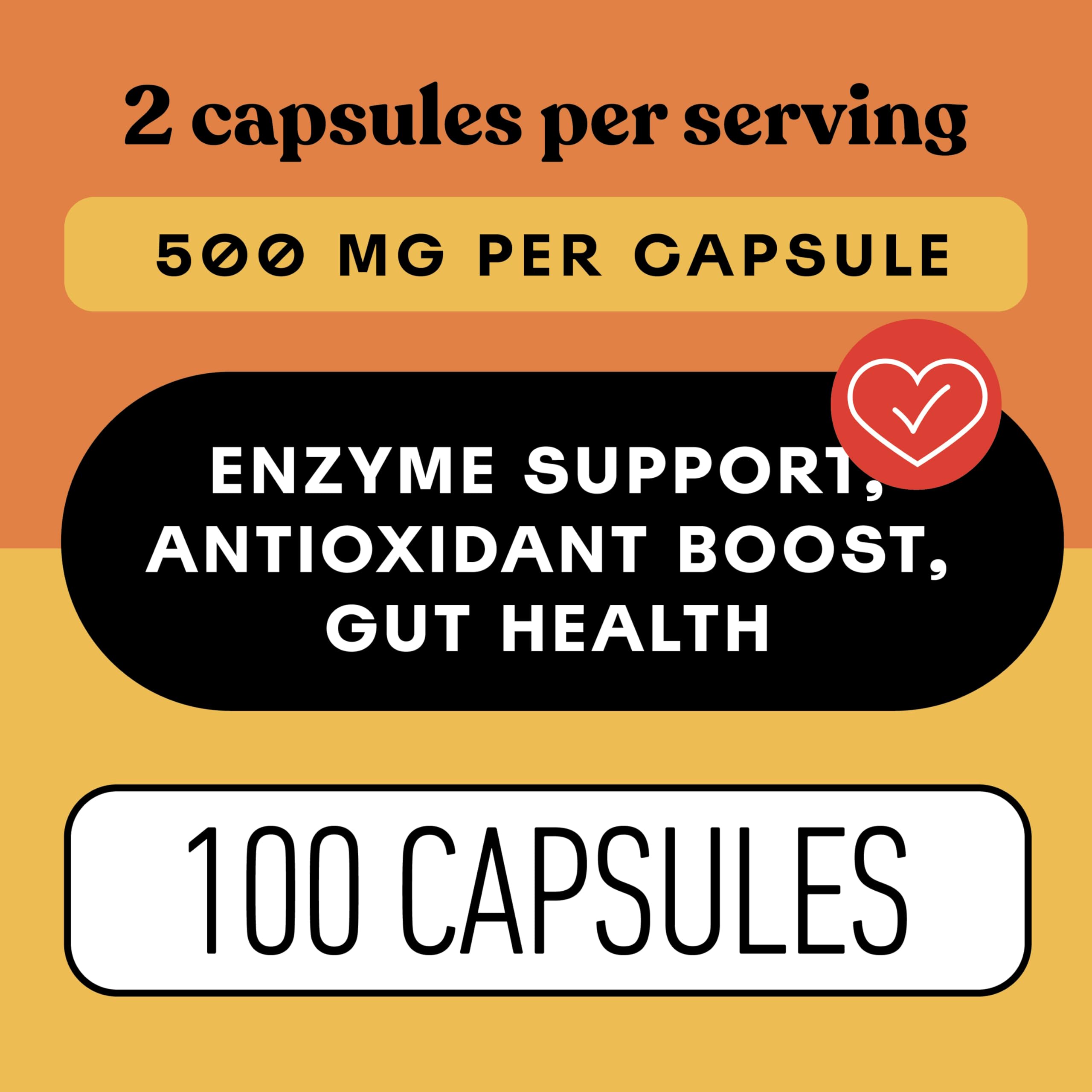 Complete Natural Products cápsulas en mano para comparar tamaño y dosis fácil
