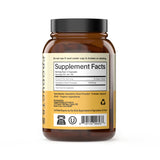Complete Natural Products cápsulas en mano mostrando tamaño y facilidad de ingestión