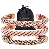 Coppervast brazalete en atuendo diario mostrando versatilidad estilística