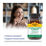 Country Life primer plano de softgel Vitamin E-Complex que ilustra textura lisa y fácil ingesta