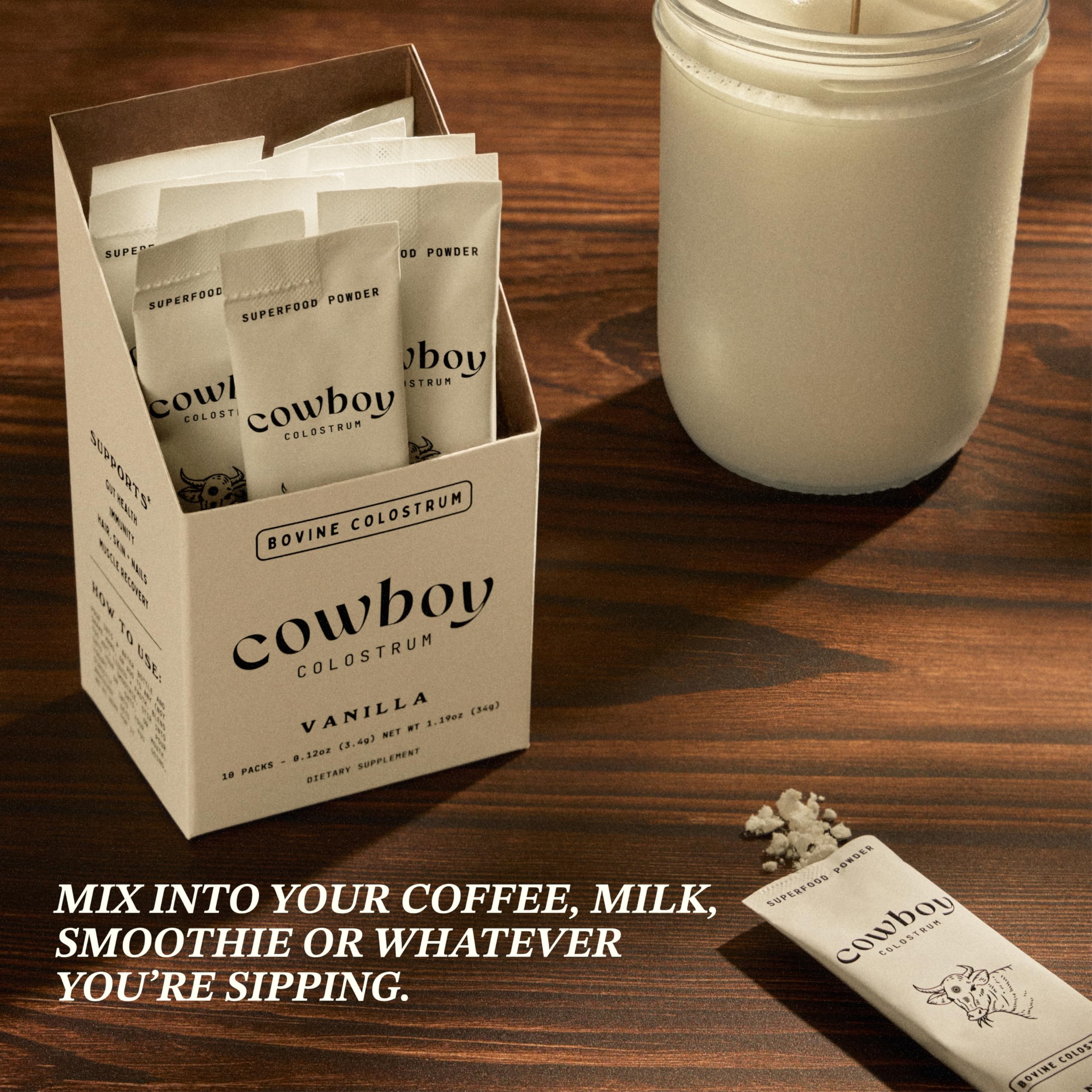 Cowboy Colostrum mezclado en batido mostrando disolución sin grumos