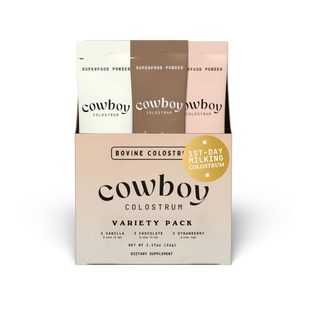 COWBOY COLOSTRUM frente del empaque con sticks de viaje mostrando conveniencia