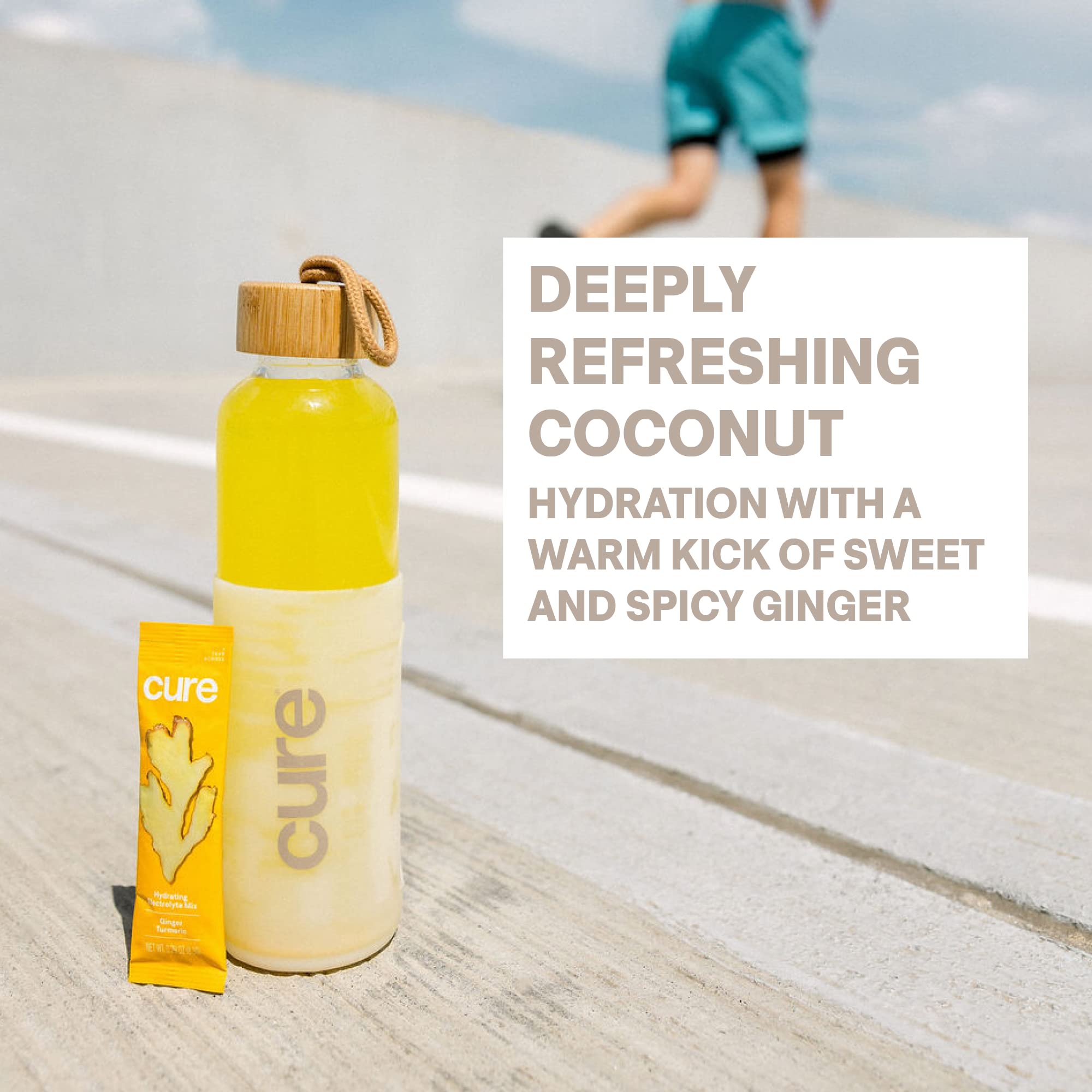 Cure Hydration con agua de coco, jengibre y cúrcuma, ingredientes naturales