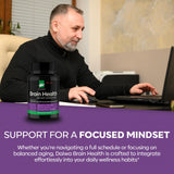 Daiwa uso en escritorio persona trabajando, apoya concentración durante jornada
