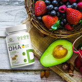 DEAL SUPPLEMENT softgels junto a desayuno ilustrando uso diario práctico