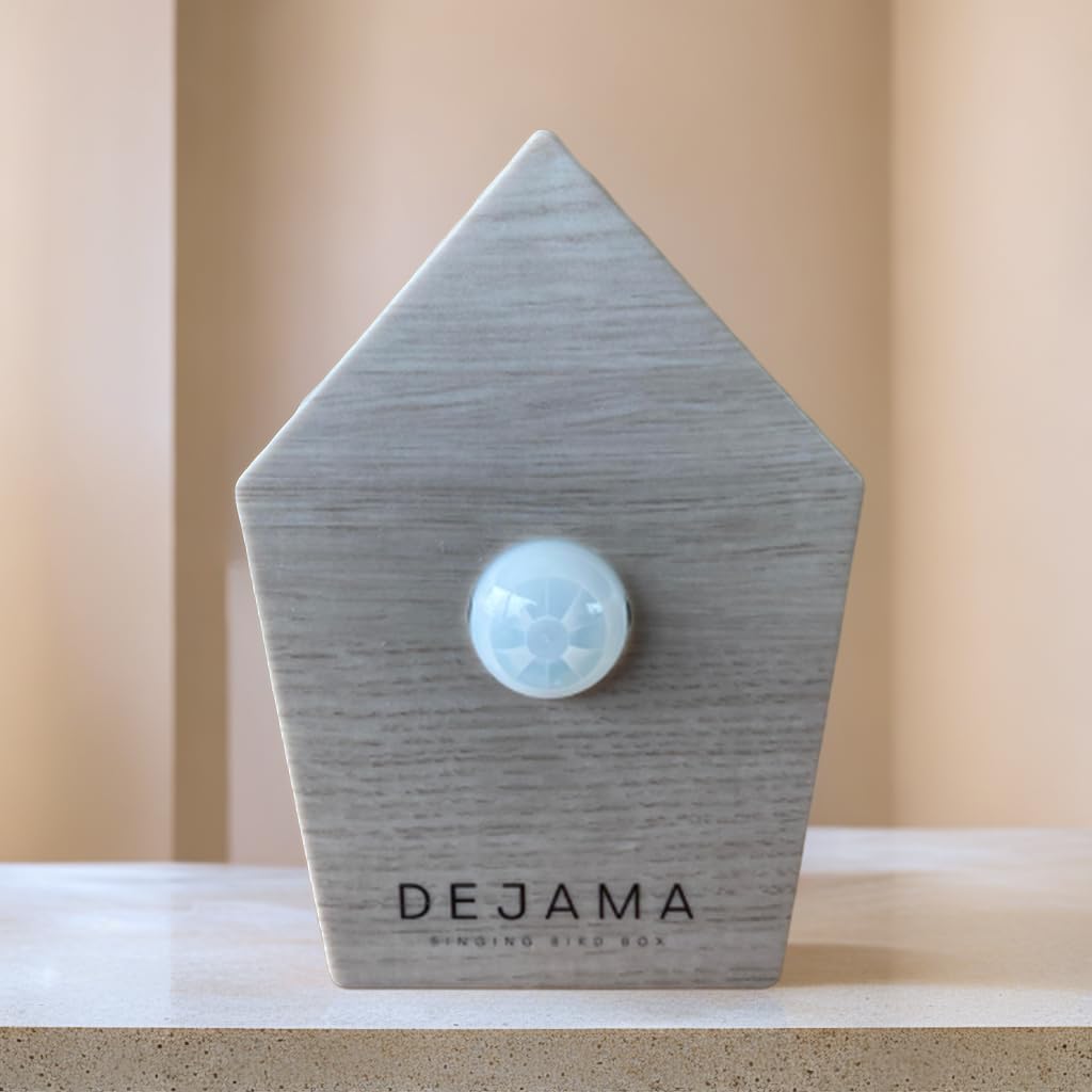 Dejama caja pájaros vista frontal con diseño madera y ambiente acogedor