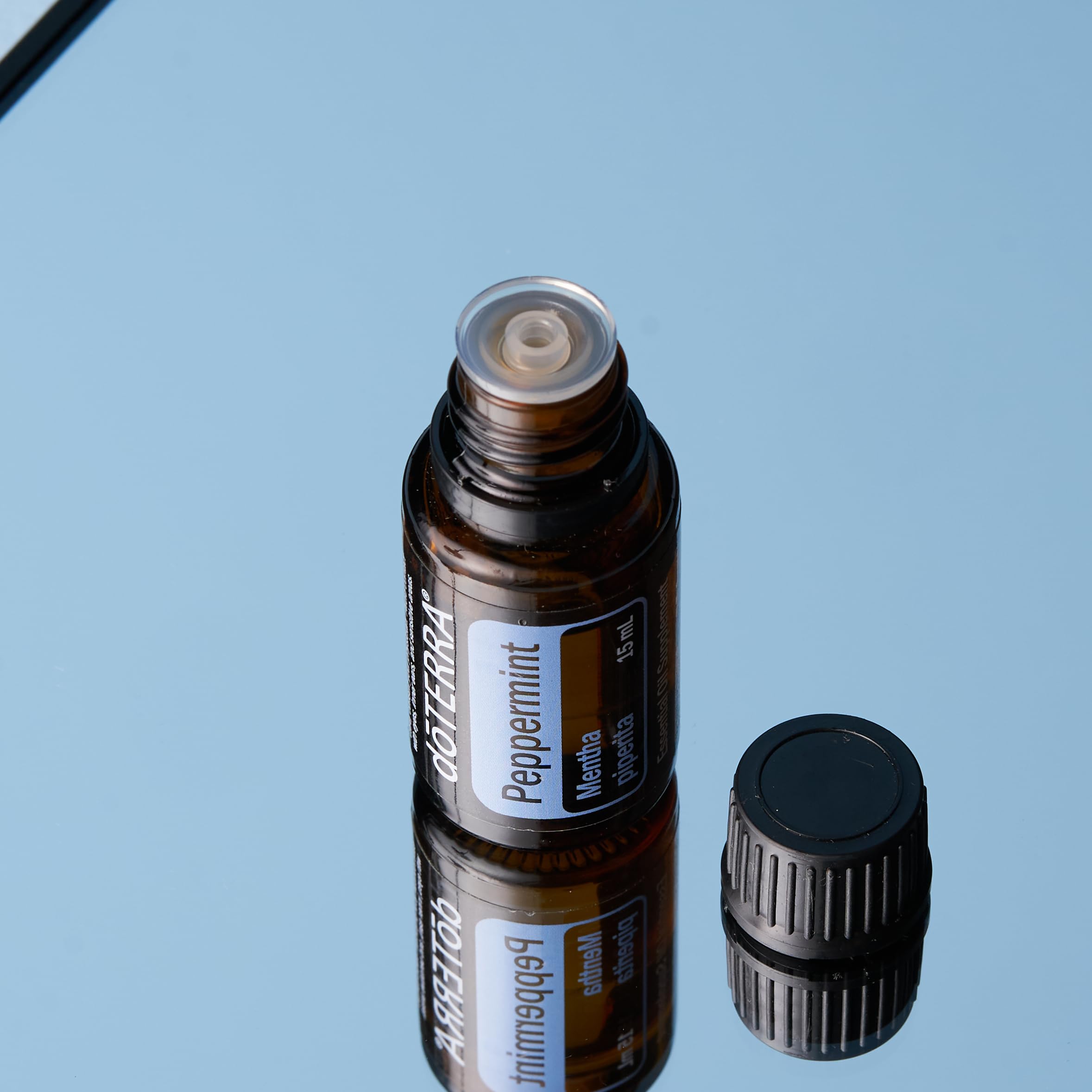 doTERRA Peppermint en difusor liberando aroma fresco para concentración