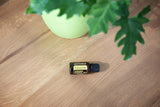 doTERRA gota de citronela en primer plano para apreciar pureza