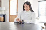 doTERRA DigestZen en bolso durante viaje muestra uso discreto