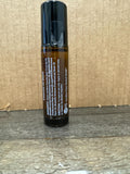 doTERRA roll-on Frankincense en ambiente relajante para prácticas de bienestar