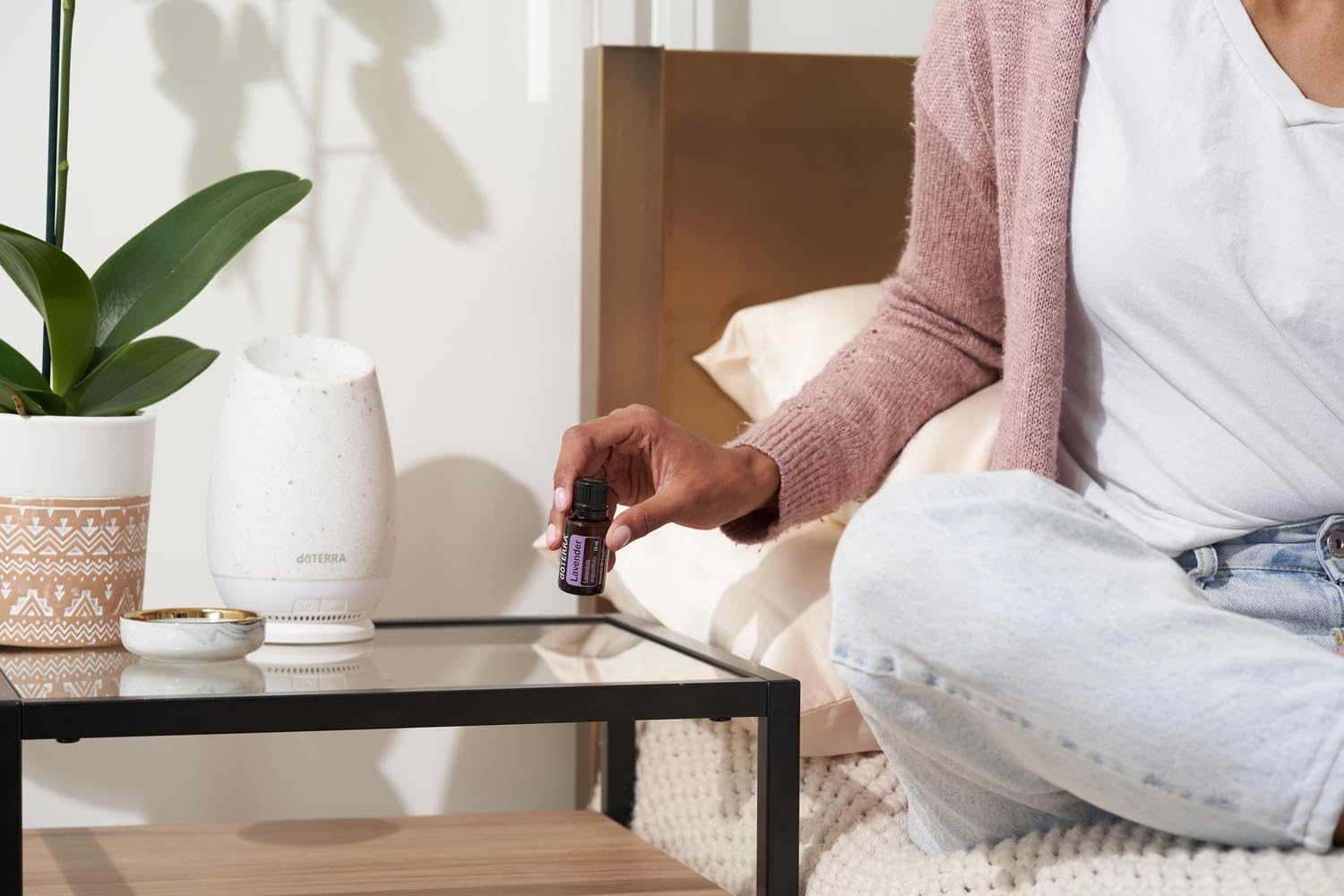 doTERRA textura del aceite sobre superficie resaltando pureza