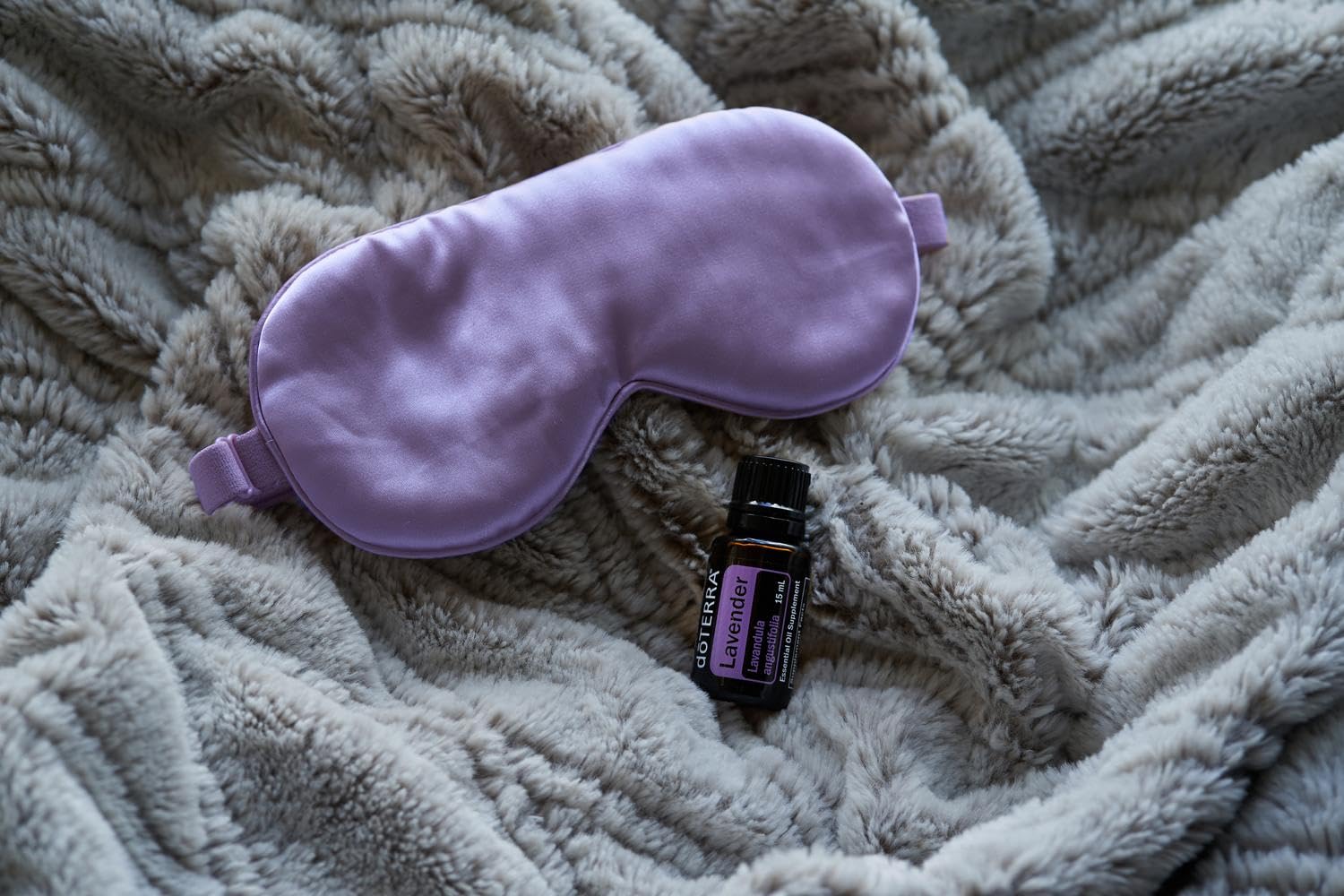 doTERRA difusor con vapor aromático mostrando ambiente relajante