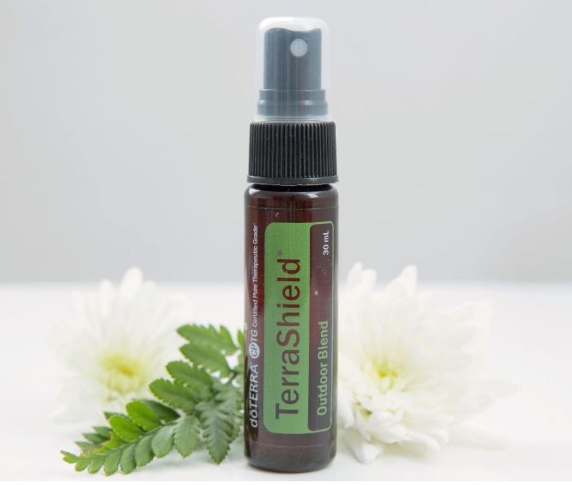 doTERRA Terrashield detalle del envase mostrando el pulverizador y fácil aplicación