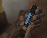 dōTERRA Breathe Touch primer plano de la etiqueta con información clara