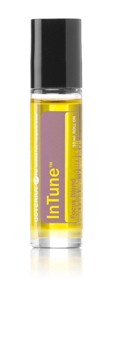 doTERRA roll-on InTune frontal mostrando envase y fácil aplicación para enfoque