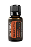 doTERRA aplicación de Frankincense en manos diluido con aceite portador para suavizar piel