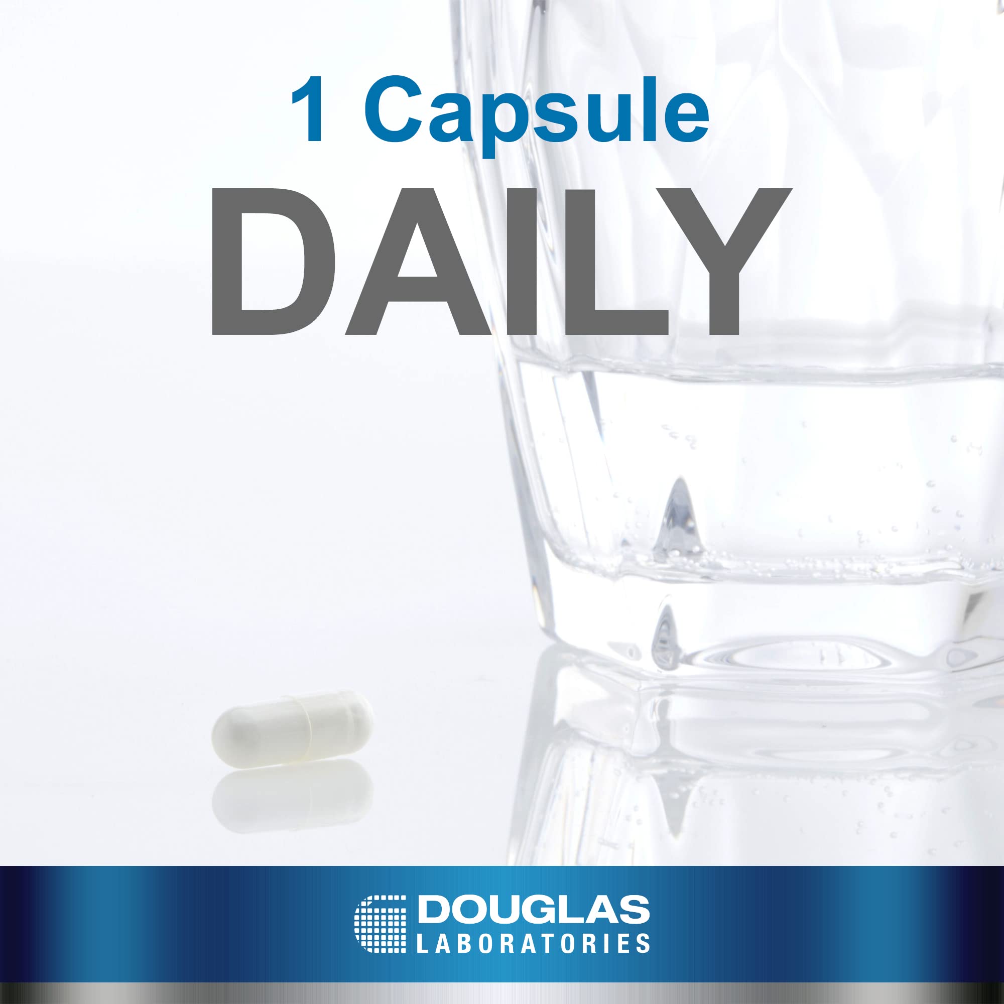 Douglas Laboratories cápsulas en mano para apreciar tamaño y facilidad de uso