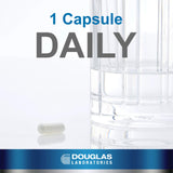 Douglas Laboratories cápsula L‑Serine en mano para comparar tamaño y facilidad