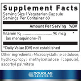 Douglas Laboratories primer plano de una cápsula vegetal mostrando textura suave