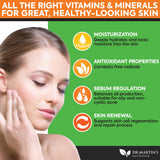 DR. MARTIN'S NUTRITION gota de aceite sobre la mano demostrando textura nutritiva