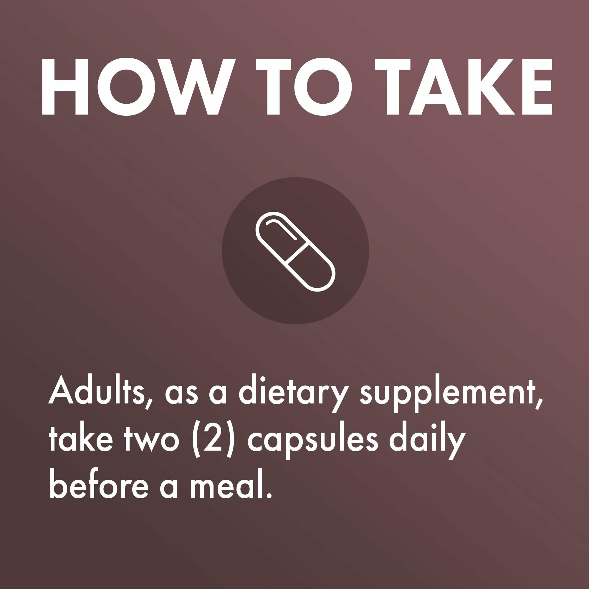 Dr. Mercola manos sosteniendo cápsulas para comparar tamaño y conveniencia