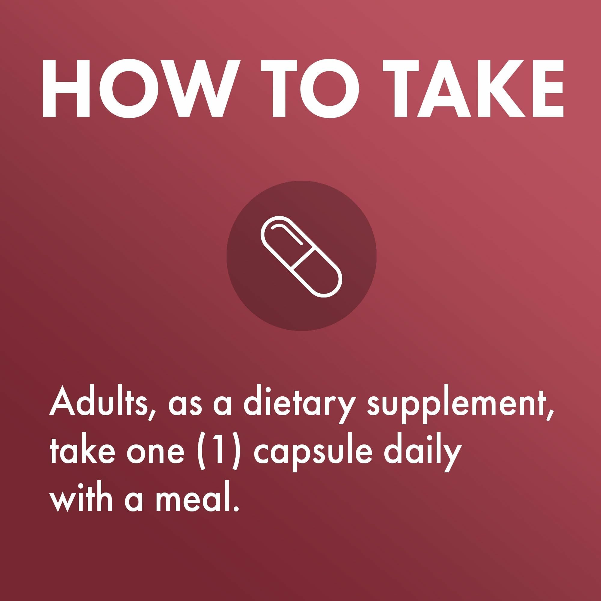 Dr. Mercola cápsula en mano para comparar tamaño y porción diaria