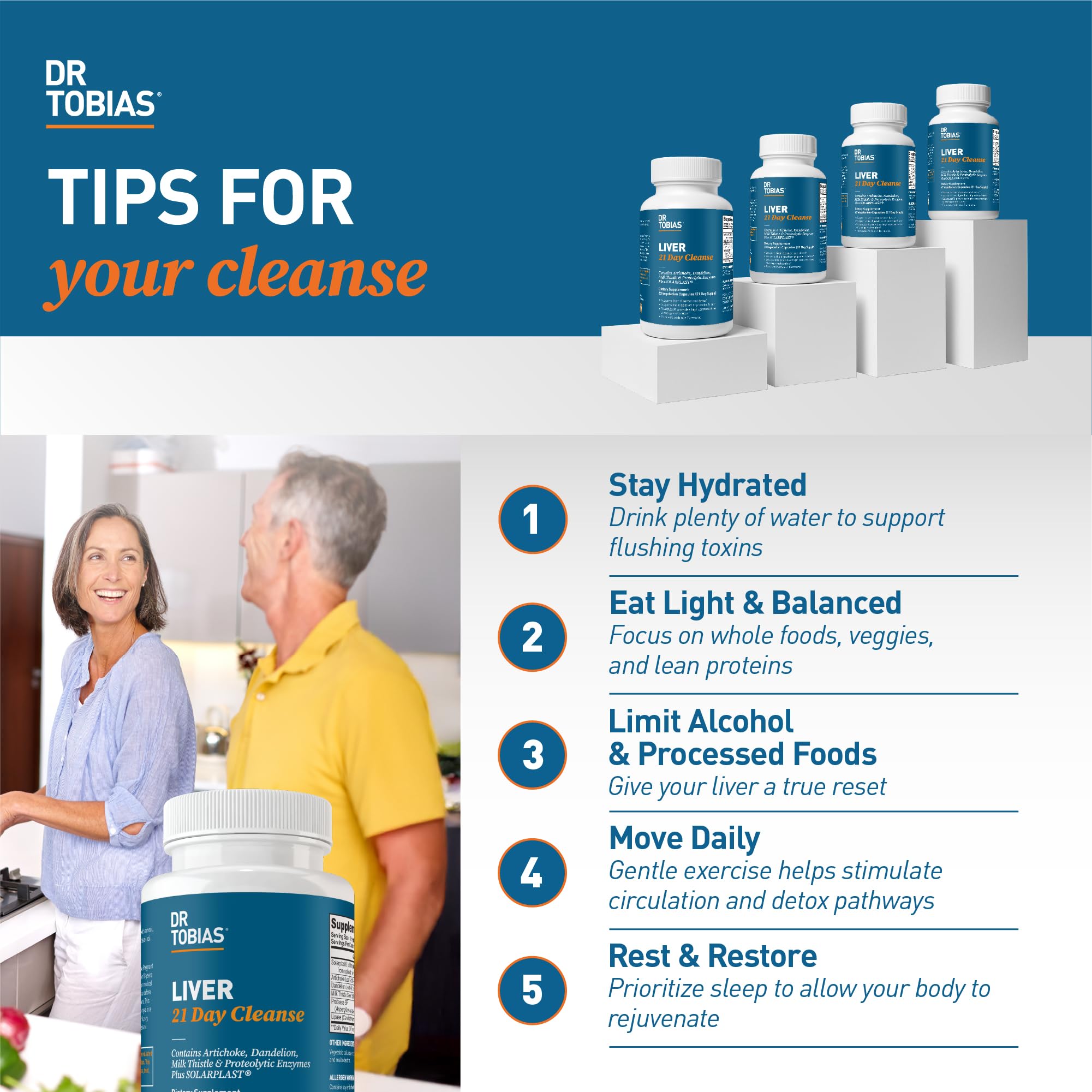 Dr. Tobias en cocina con frasco y alimentos saludables para estilo de vida