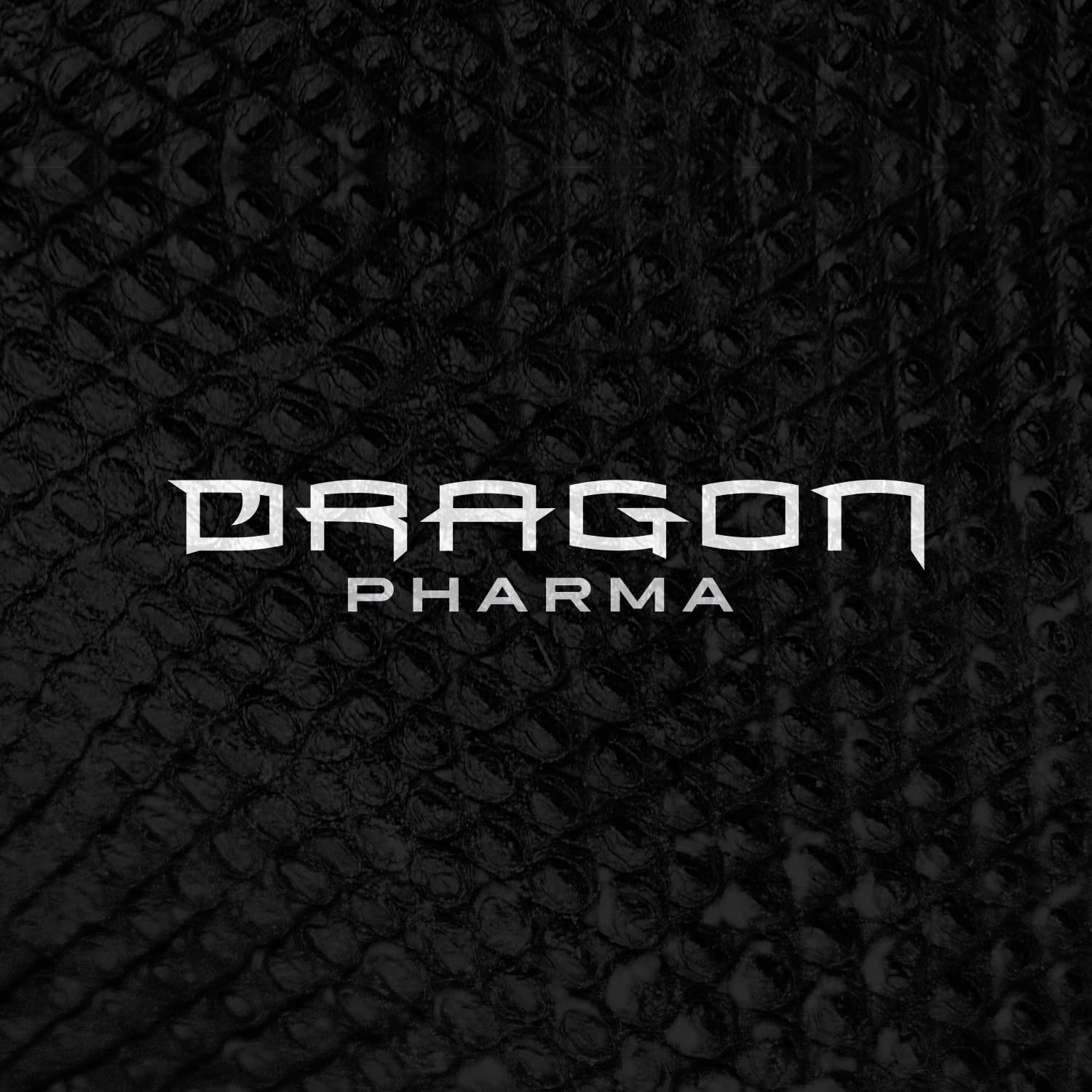 DRAGON PHARMA Venom Inferno junto a una mano para comparar tamaño del tarro