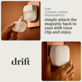 drift difusor junto a mano para comparar tamaño y facilitar instalación