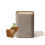 drift vela teca frontal mostrando vaso moderno y aroma elegante